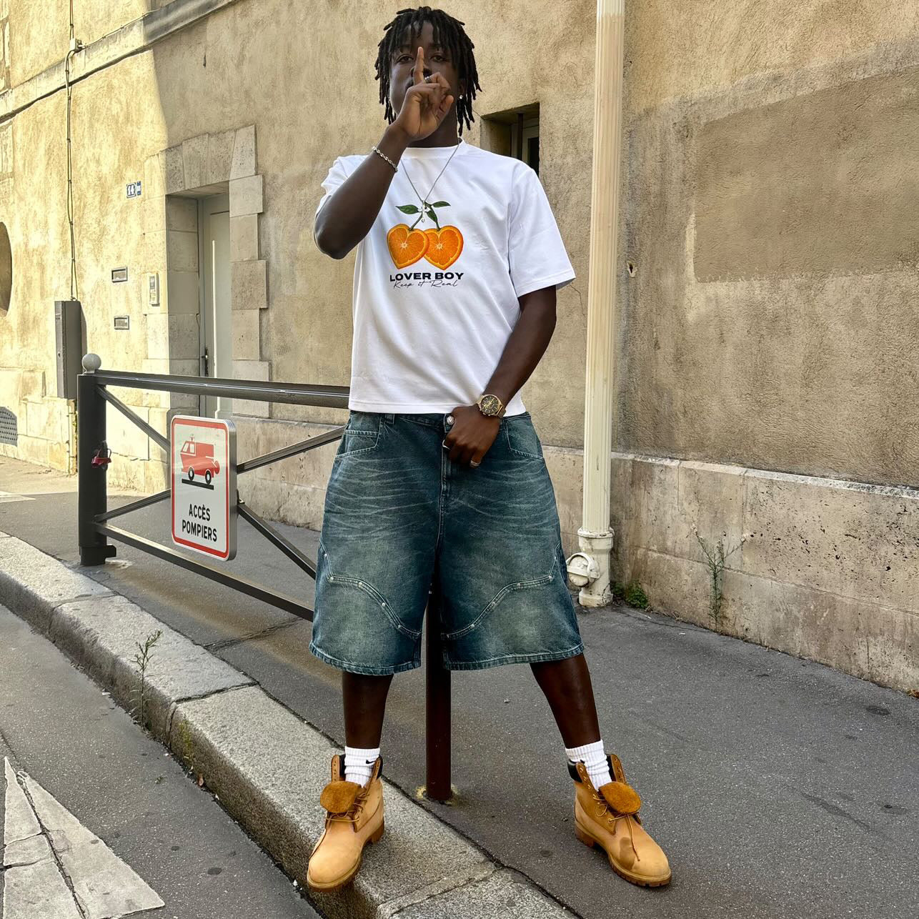Model Is 185cm, 70kg, & Wearing A Size Medium.